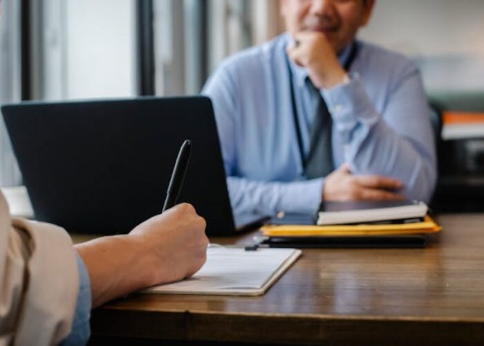 pexels-sora-shimazaki-5668858